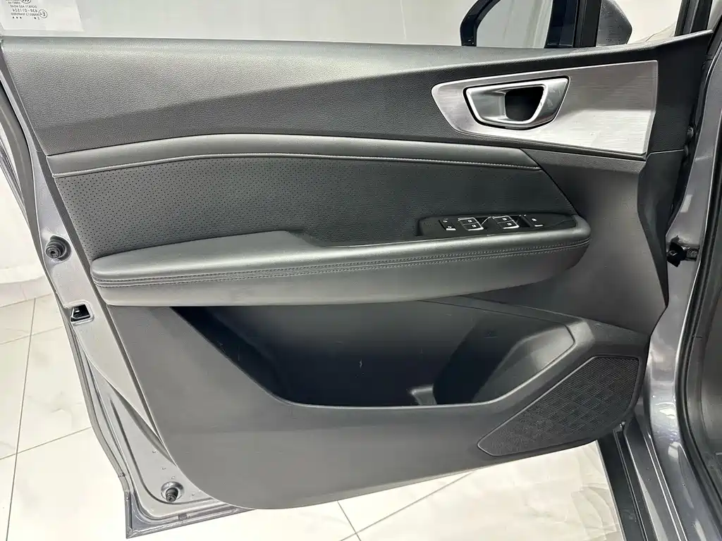 Wuling Jiachen — миниатюра 8