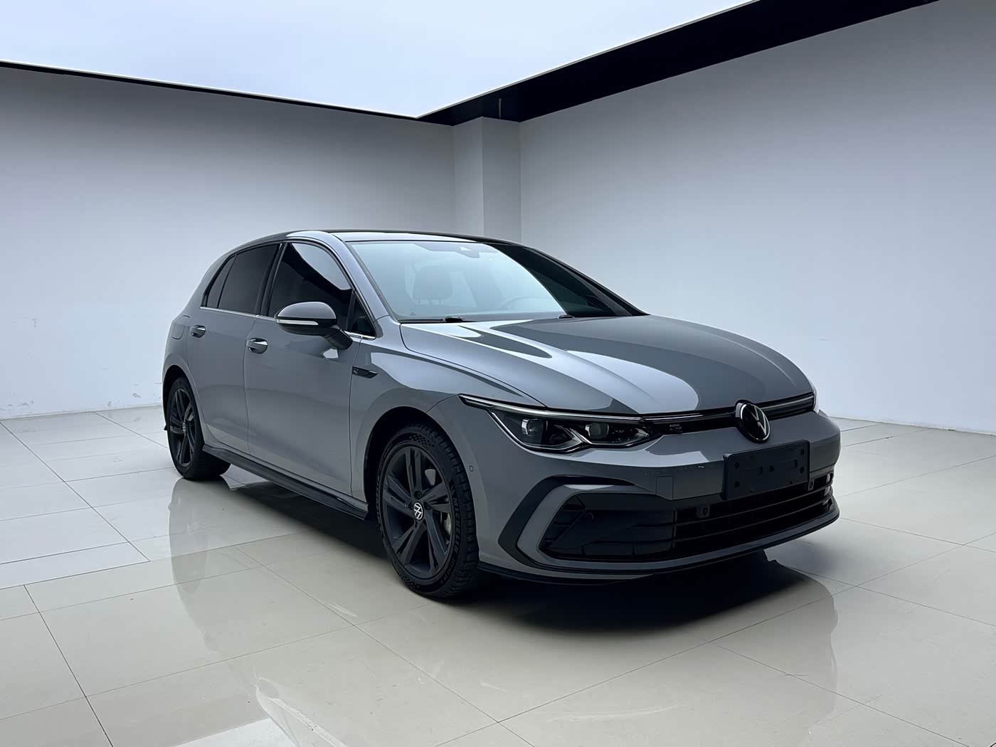 Volkswagen Golf 1.4 л 2022 г. Серебристо-серый, пробег 31000 км