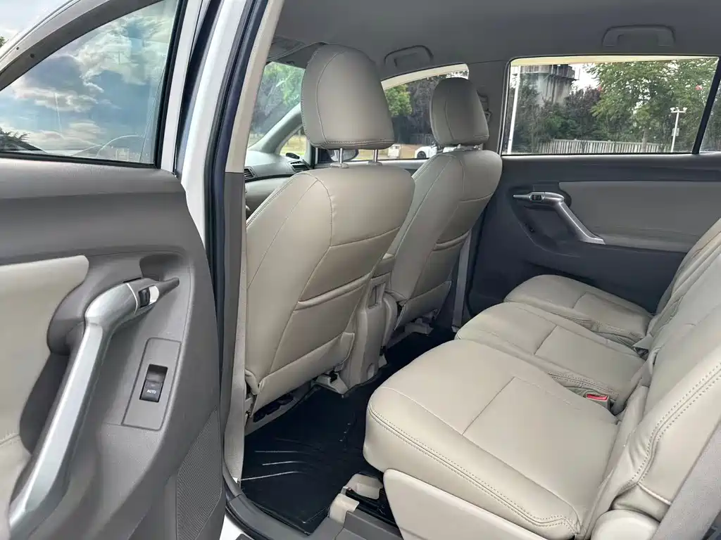 Toyota Verso — миниатюра 9