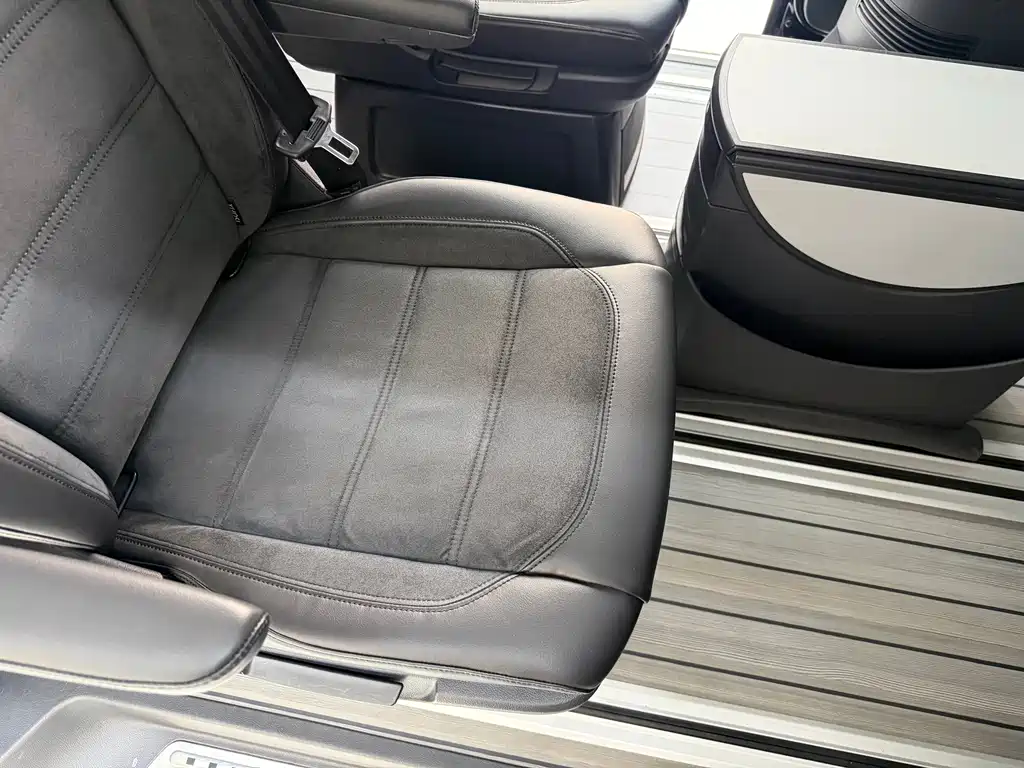 Volkswagen Multivan — миниатюра 18