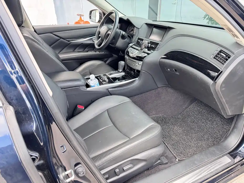 Infiniti Q70 — миниатюра 18