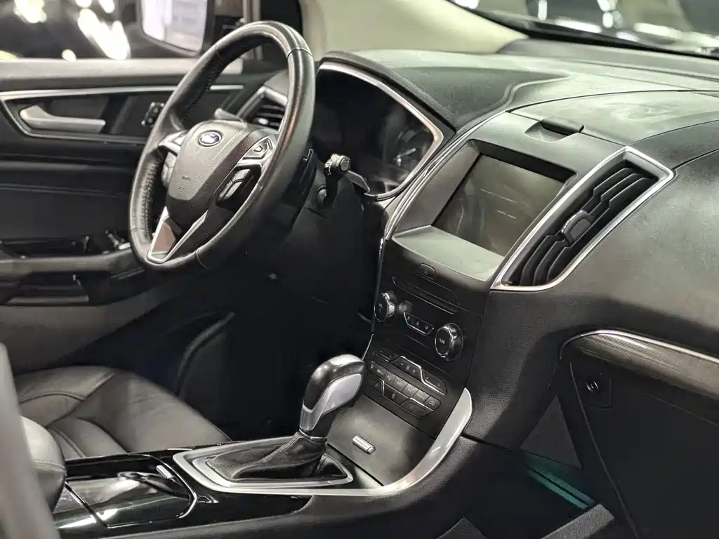 Ford Edge — миниатюра 10