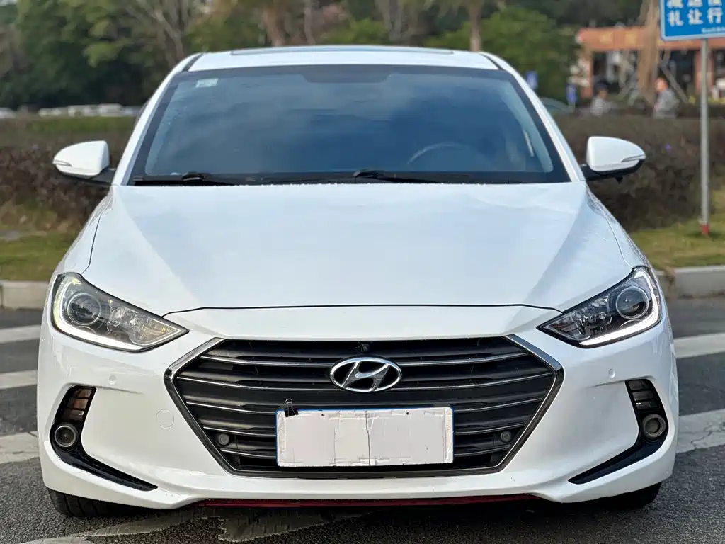 Hyundai Elantra — миниатюра 2