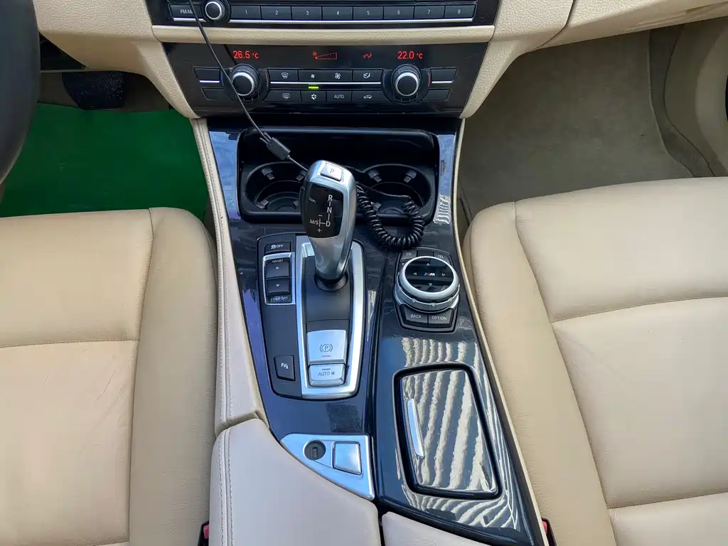 BMW 5 Series — миниатюра 15
