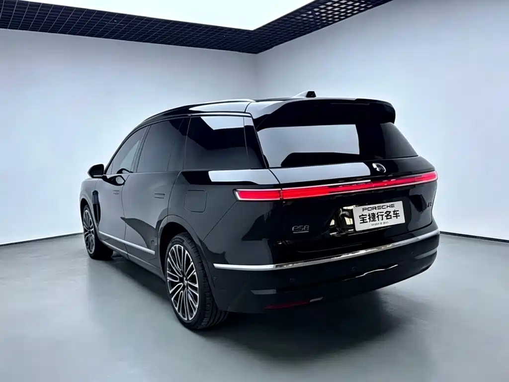 NIO ES8 — миниатюра 2