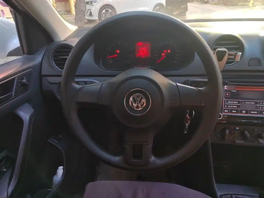 Volkswagen Jetta — миниатюра 11