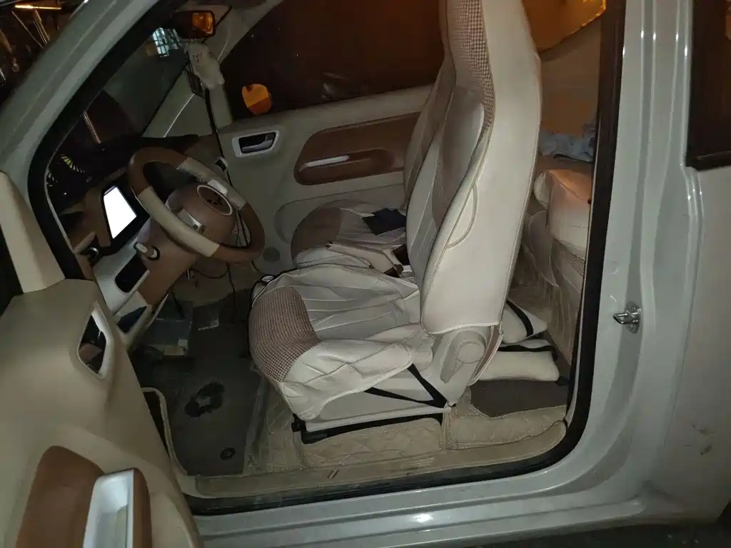 Wuling MINIEV — миниатюра 8