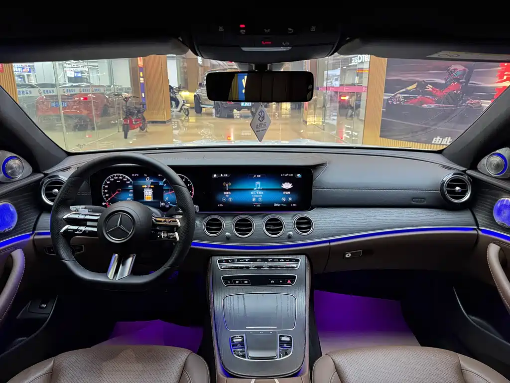 Mercedes-Benz E-Class — миниатюра 14