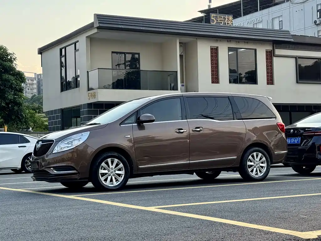 Buick GL8