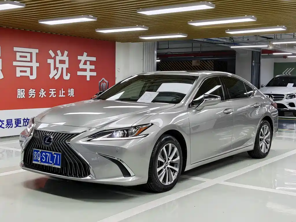 Lexus ES 2018