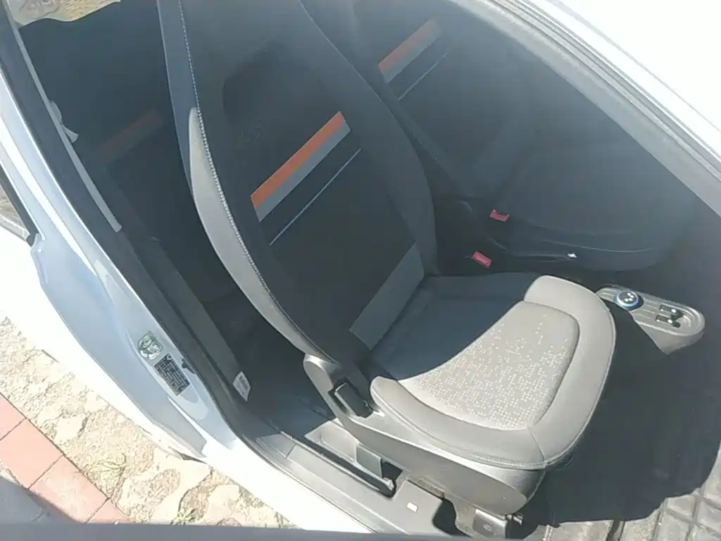Wuling MINIEV — миниатюра 25