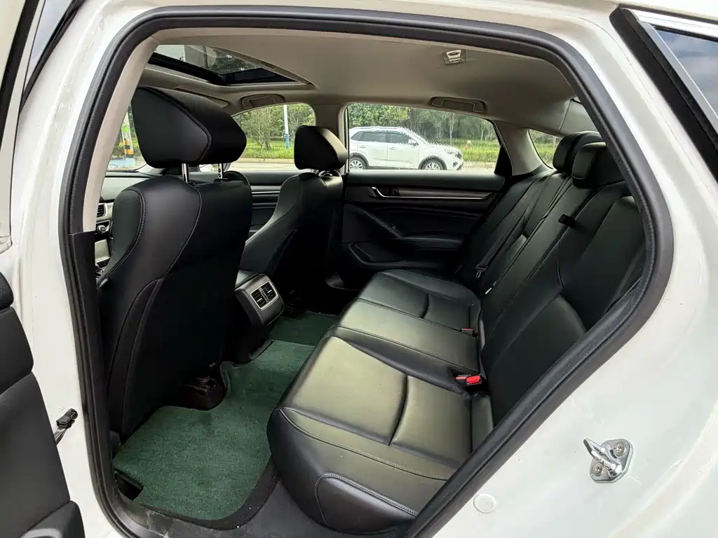 Honda Accord — миниатюра 6