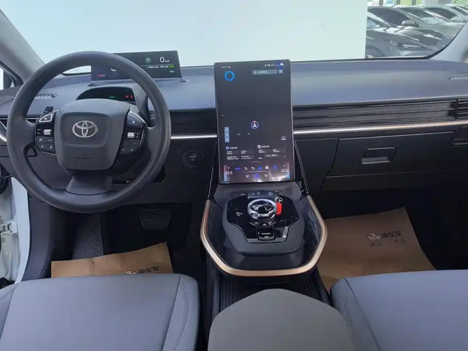Toyota bZ3 — миниатюра 12