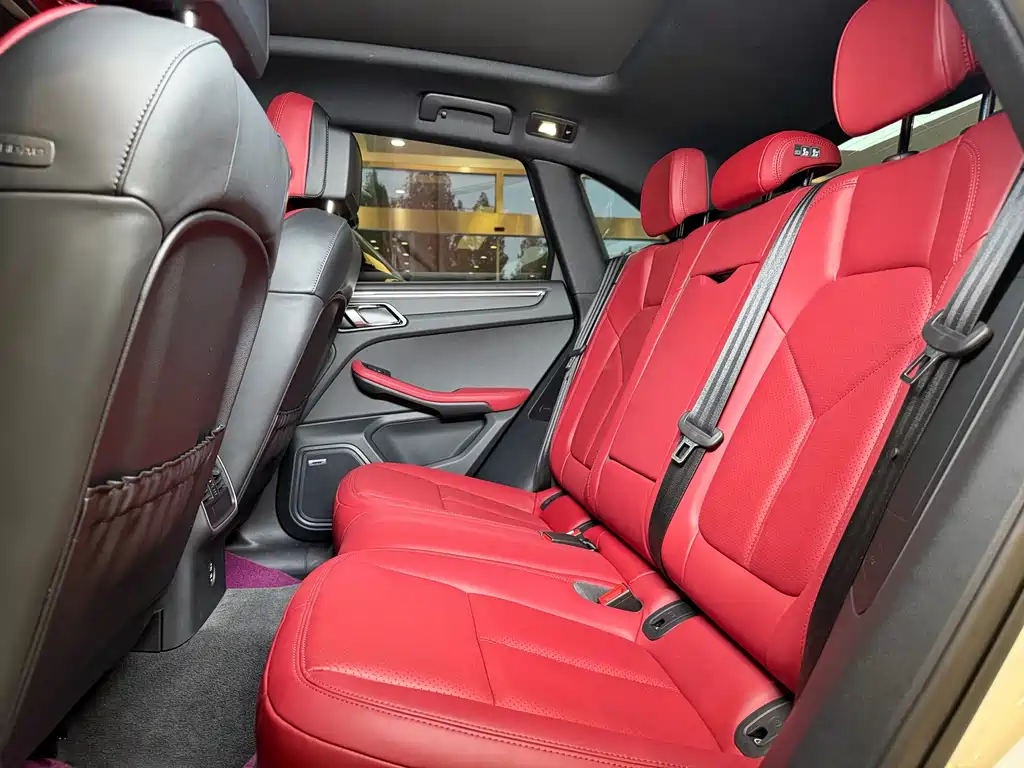 Porsche Macan — миниатюра 10