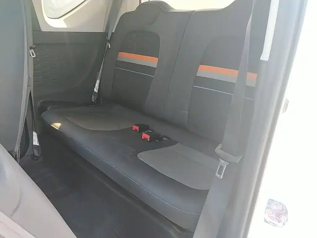 Wuling MINIEV — миниатюра 17