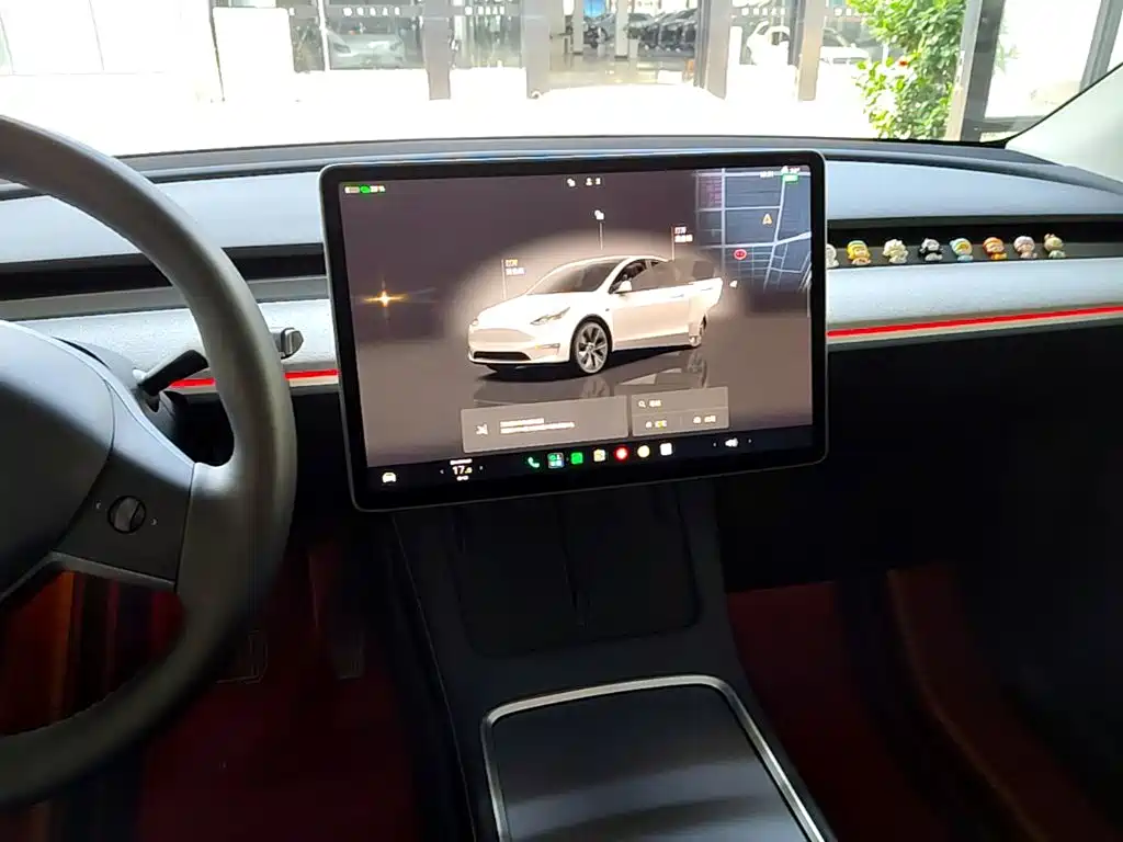 Tesla Model Y — миниатюра 13
