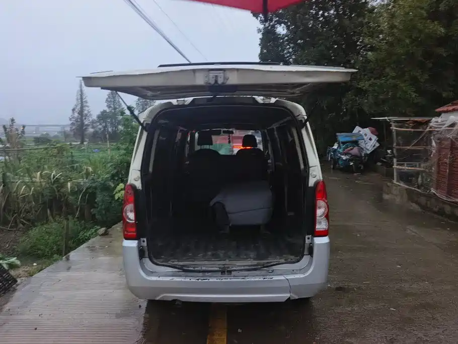 Wuling Rongguang — миниатюра 4