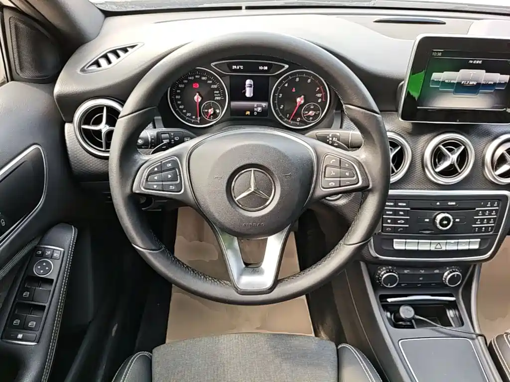 Mercedes-Benz A-Class (Import) — миниатюра 11