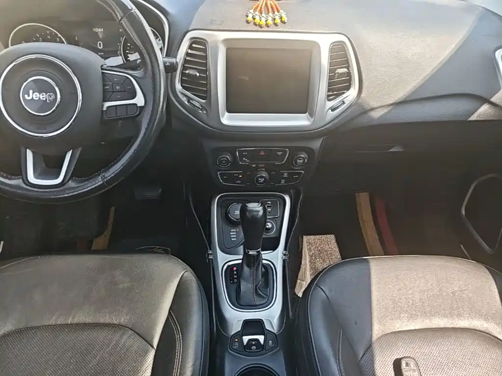 Jeep Compass — миниатюра 13
