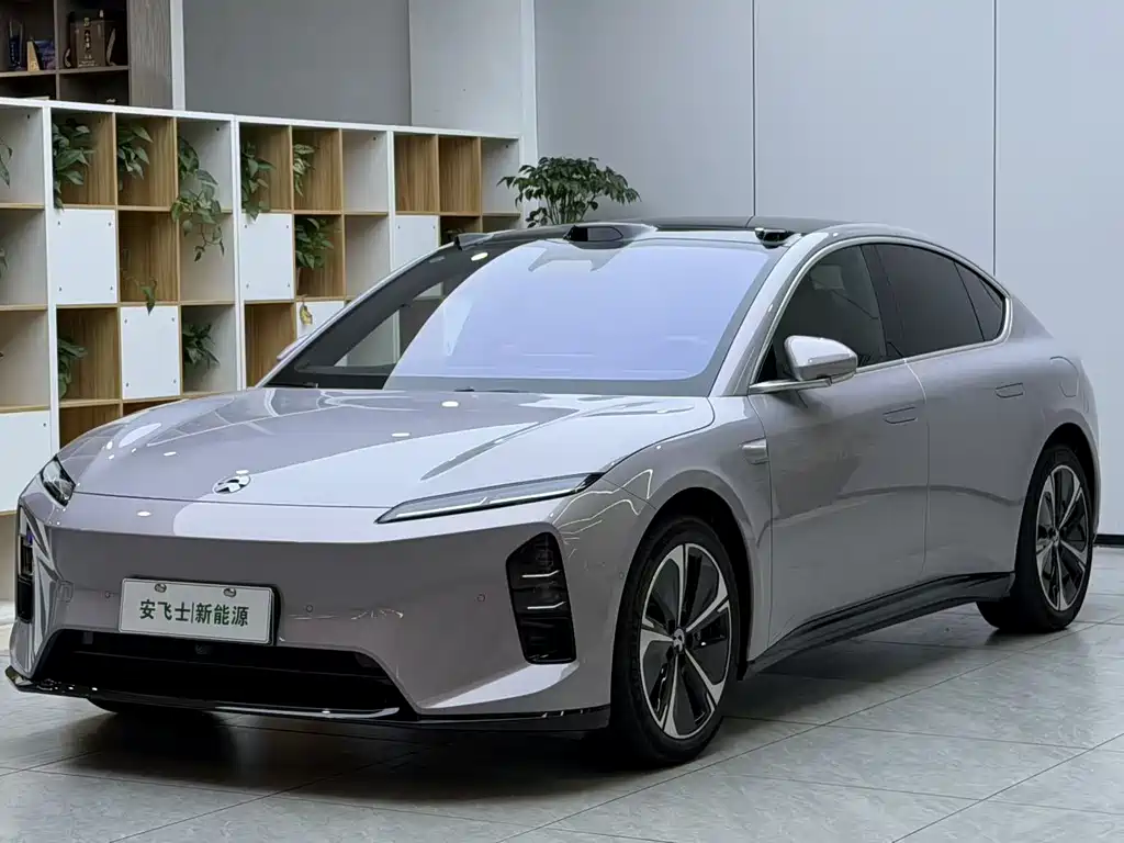 NIO ET5