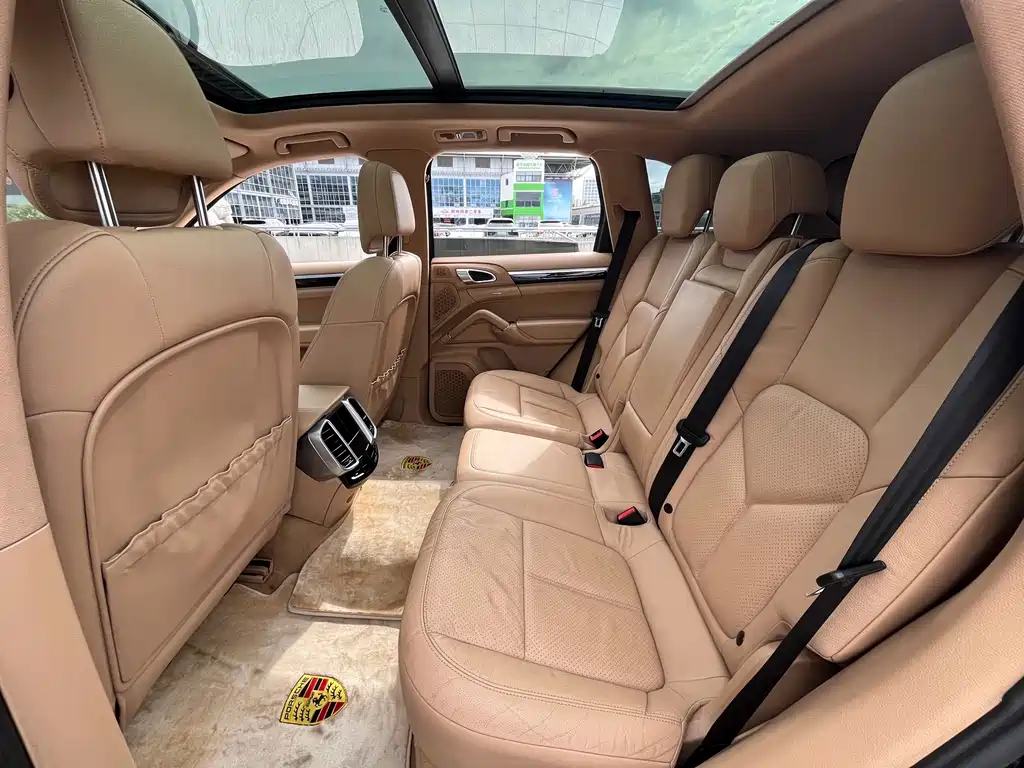 Porsche Cayenne — миниатюра 15