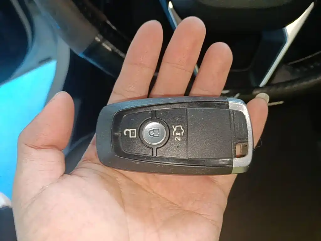 Ford Mondeo — миниатюра 9