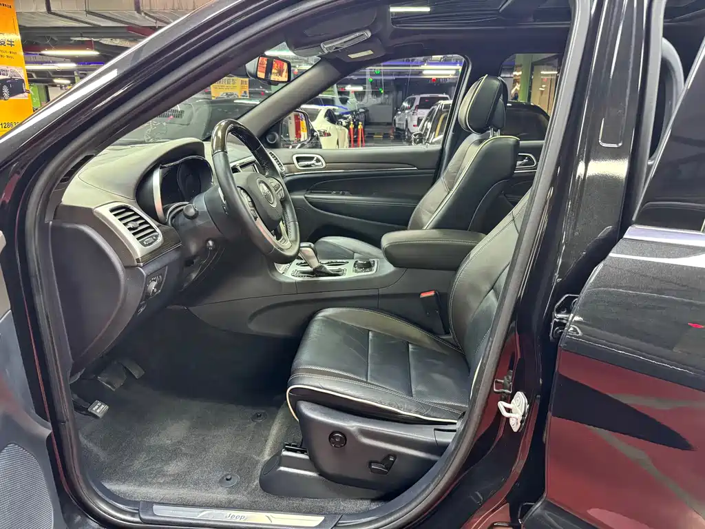 Jeep Grand Cherokee (Import) 3.6L Luxury Navigation Edition, фото 16