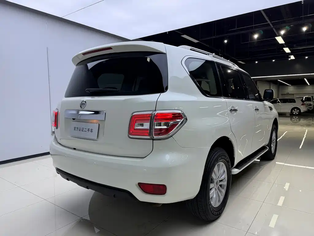 Nissan Patrol — миниатюра 7