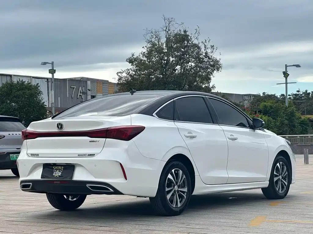 Changan Eado — миниатюра 4