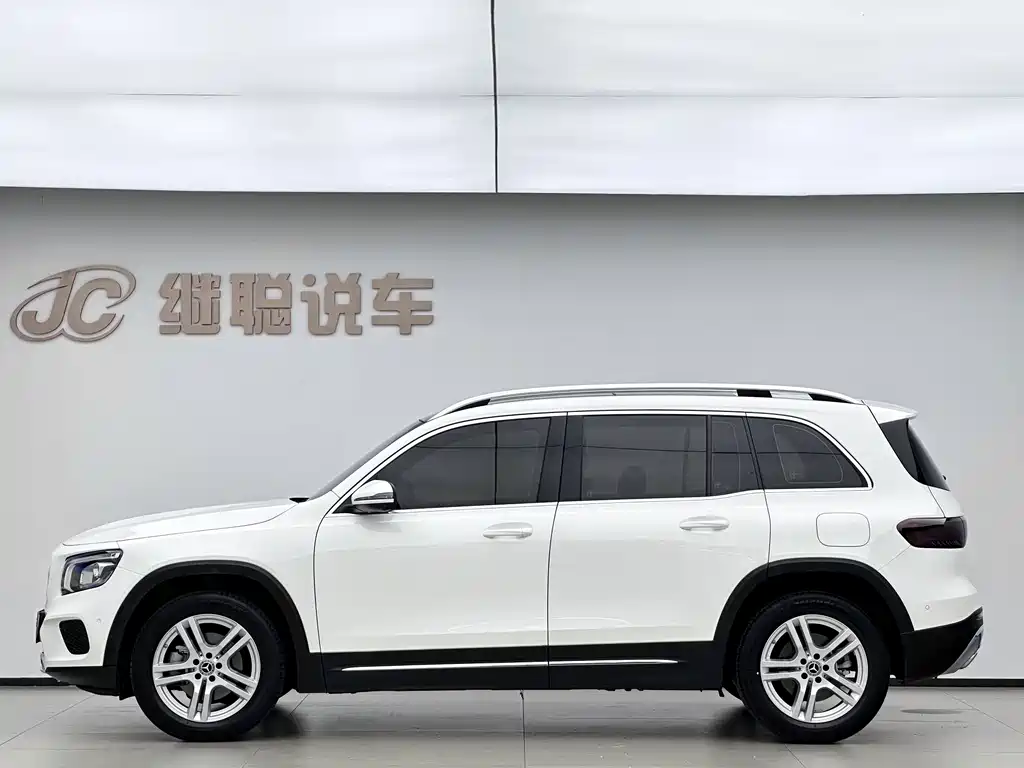 Mercedes-Benz GLB — миниатюра 6