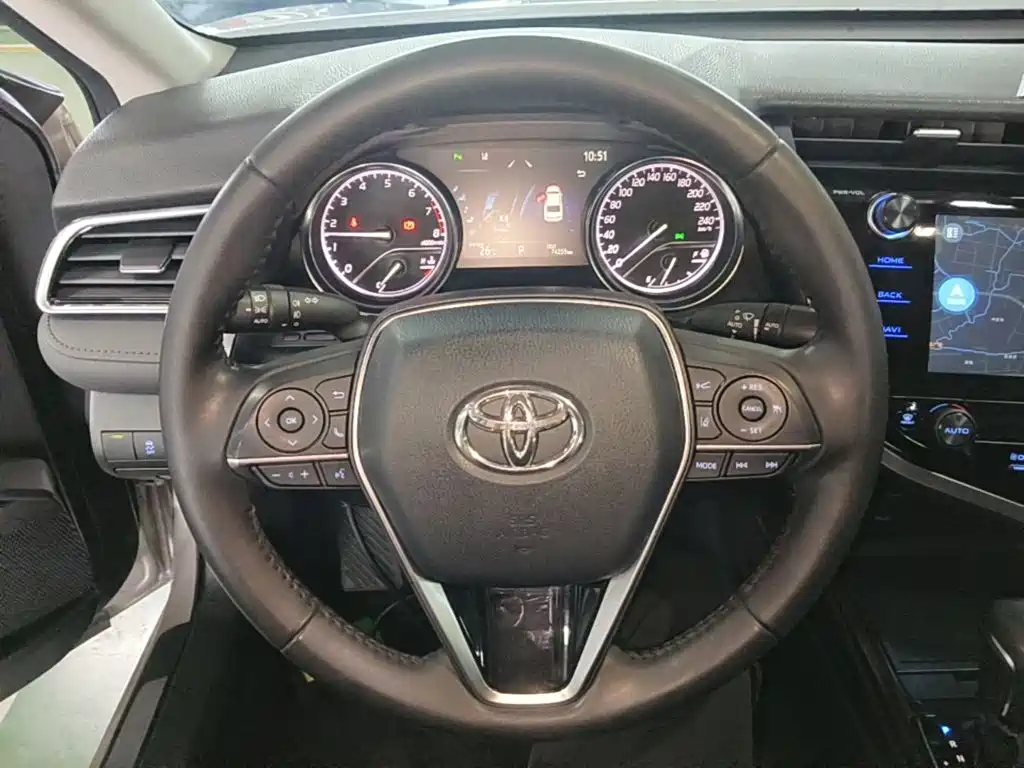 Toyota Camry — миниатюра 11