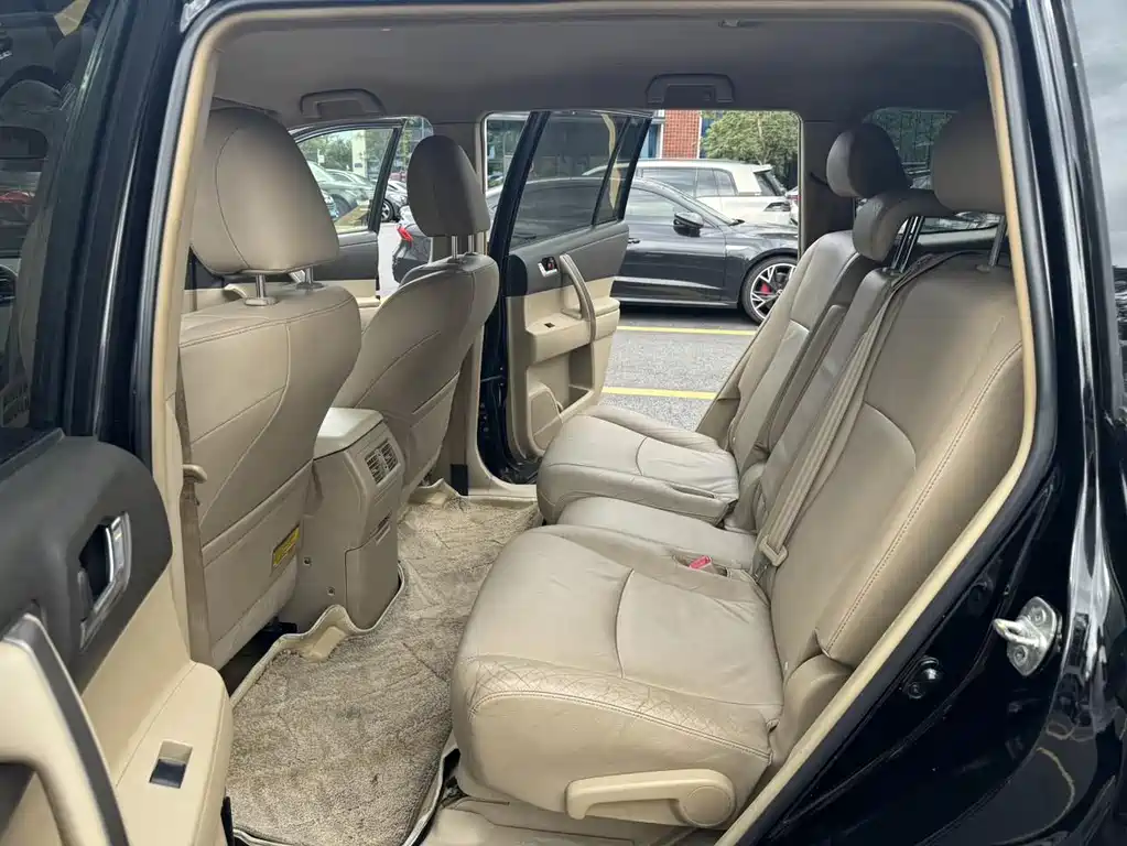Toyota Highlander — миниатюра 10