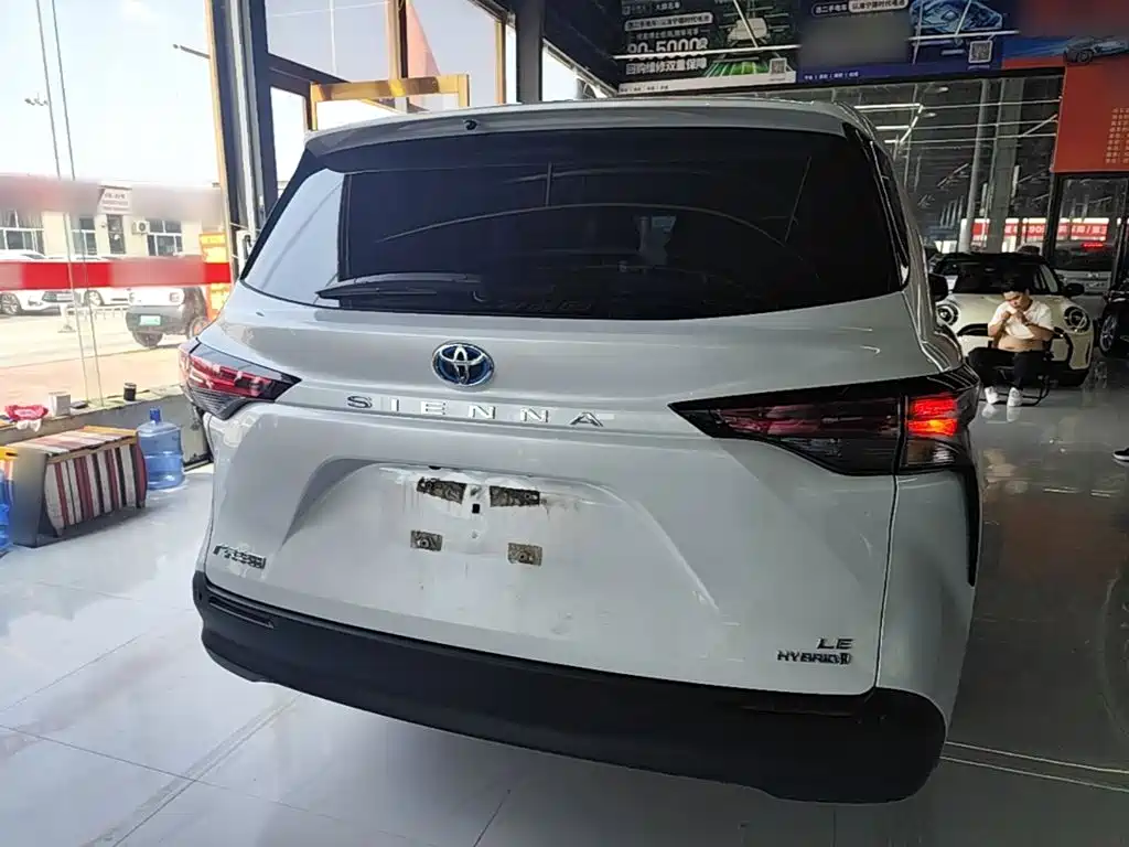 Toyota Sienna 2023 2.5L Comfort