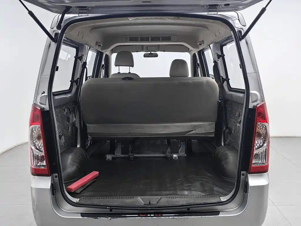 Wuling Rongguang S — миниатюра 16