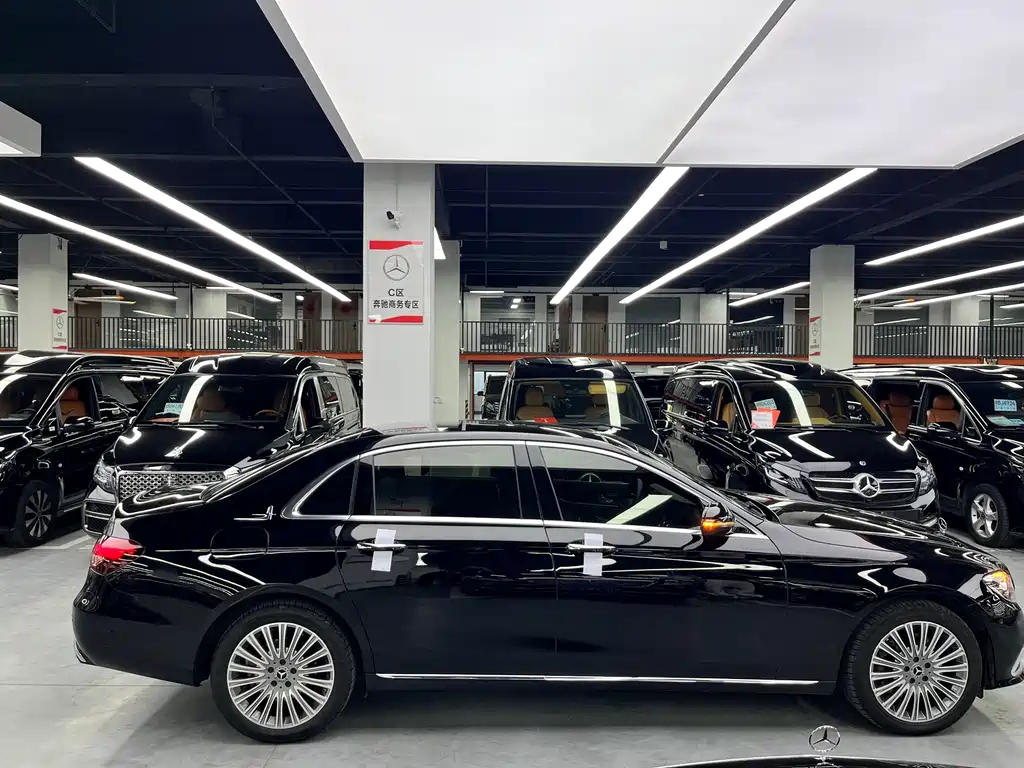 Mercedes-Benz E-Class — миниатюра 12