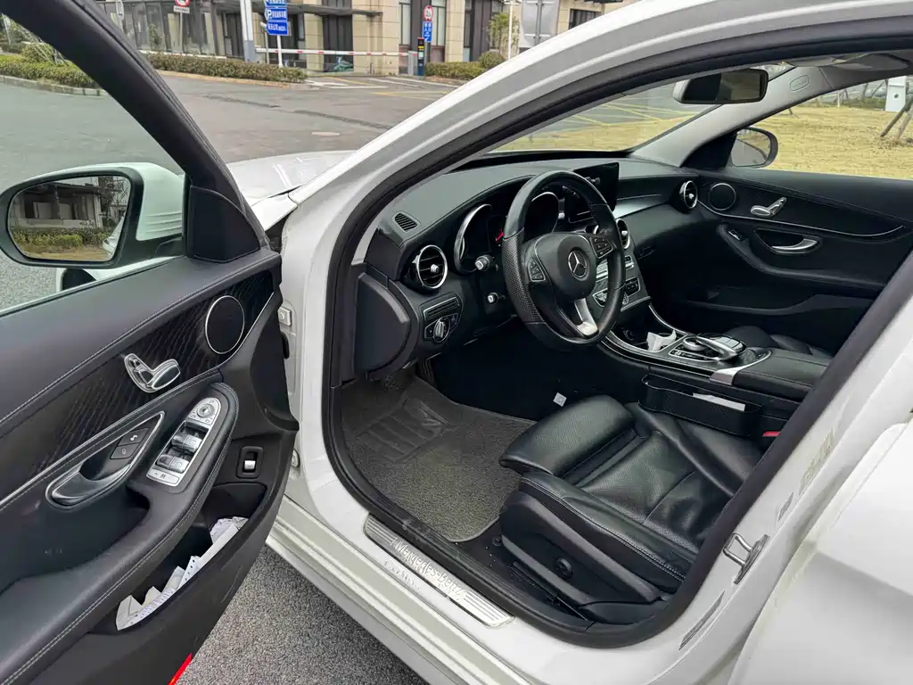 MERCEDES-BENZ C CLASS