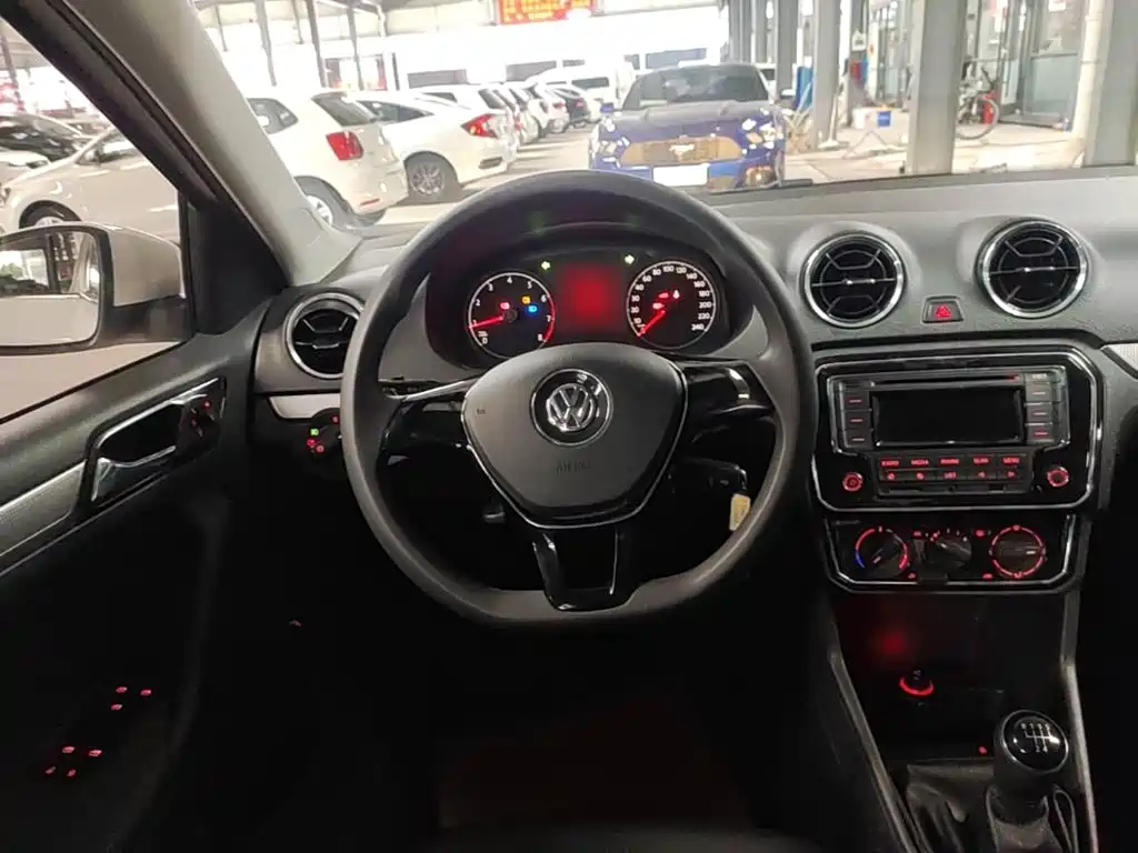 Volkswagen Jetta — миниатюра 11