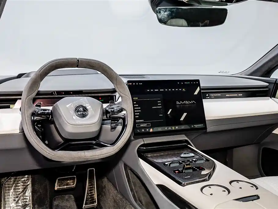 LOTUS SPORTS CAR EMEYA FLOWERS