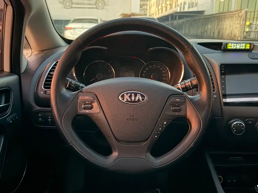 Kia K3 — миниатюра 8