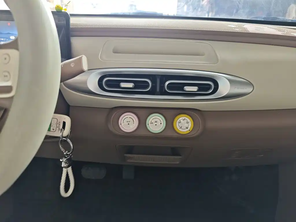 Wuling MINIEV — миниатюра 13