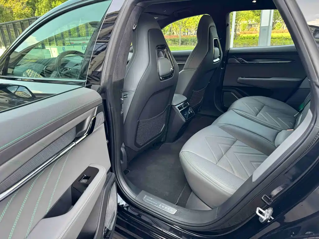 ZEEKR EXTREME KRYPTON 001