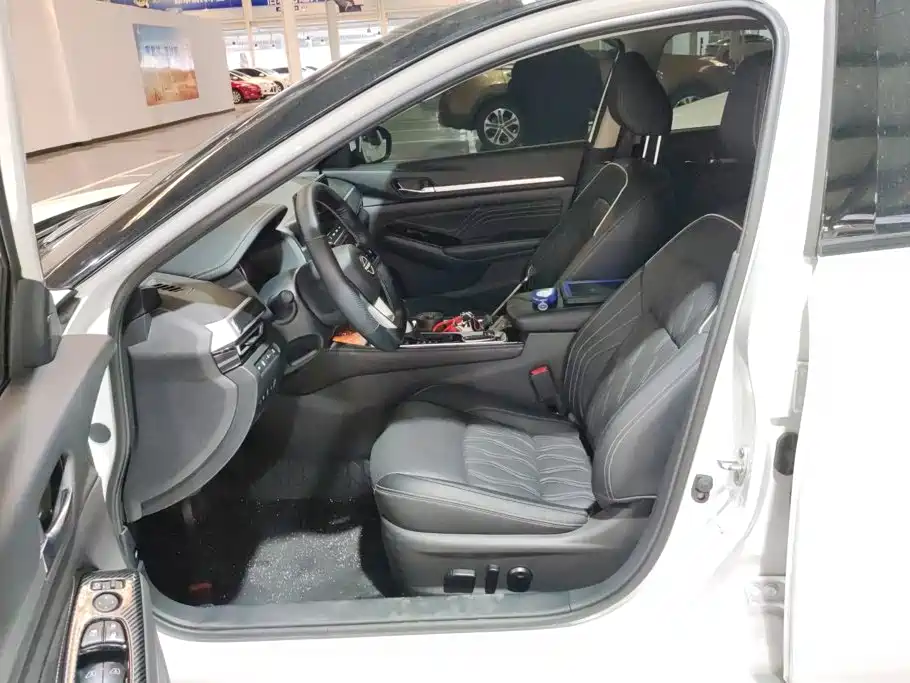 Nissan Teana — миниатюра 9