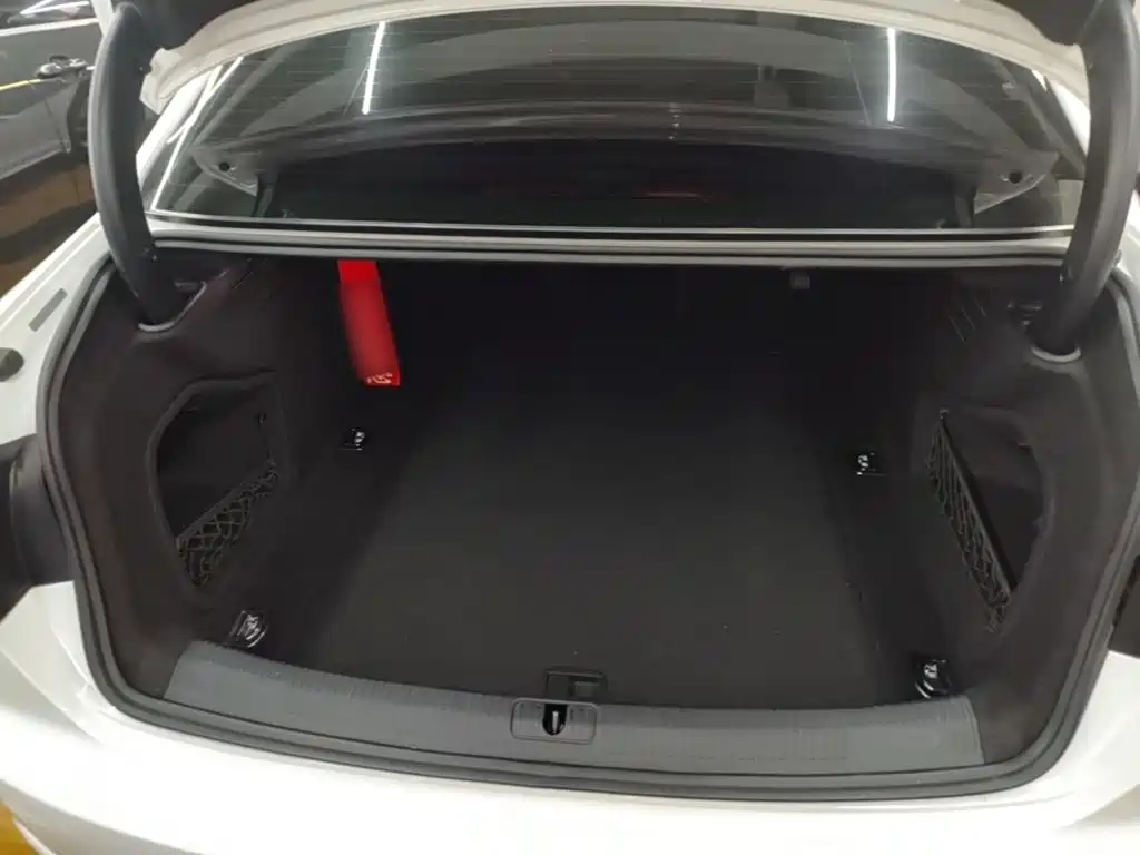 Audi A4L — миниатюра 19