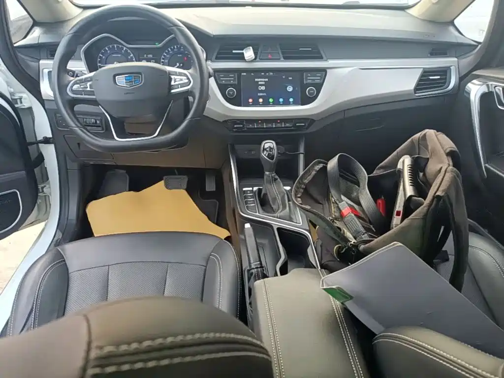 Geely Vision X3 — миниатюра 10