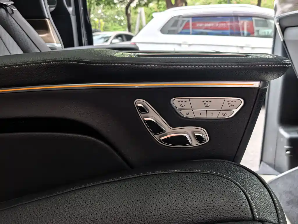 Mercedes-Benz V-Class — миниатюра 18
