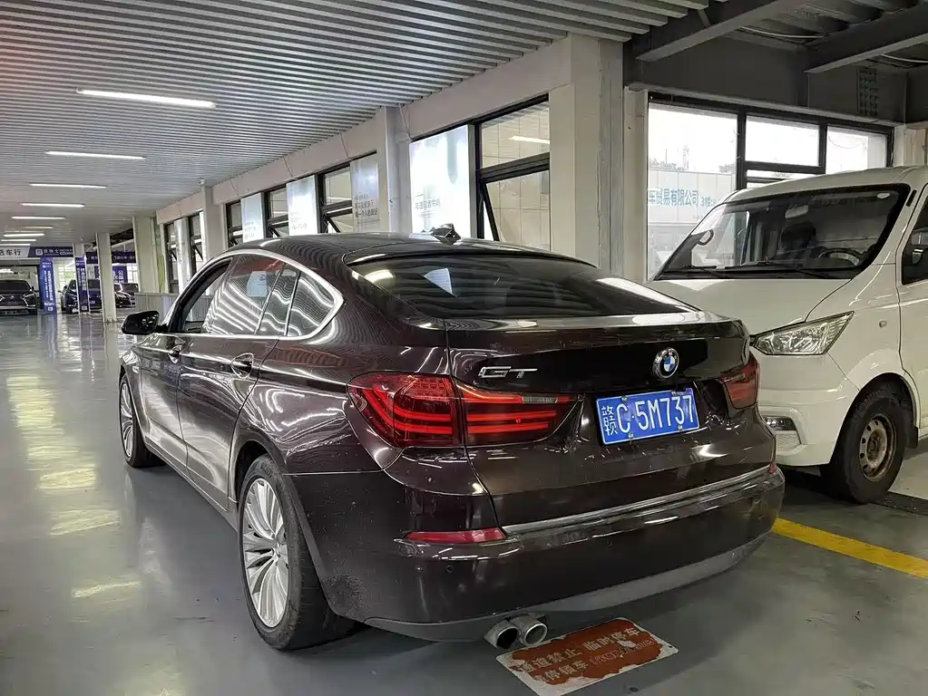 BMW 5 Series GT — миниатюра 5