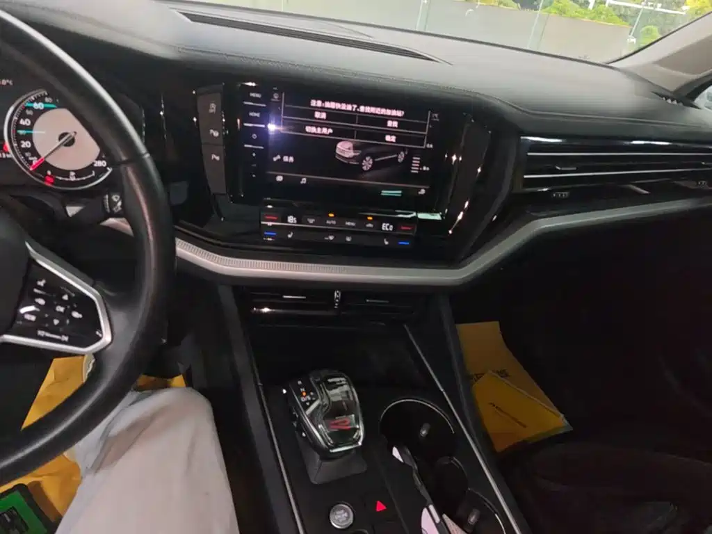 Volkswagen Touareg — миниатюра 13