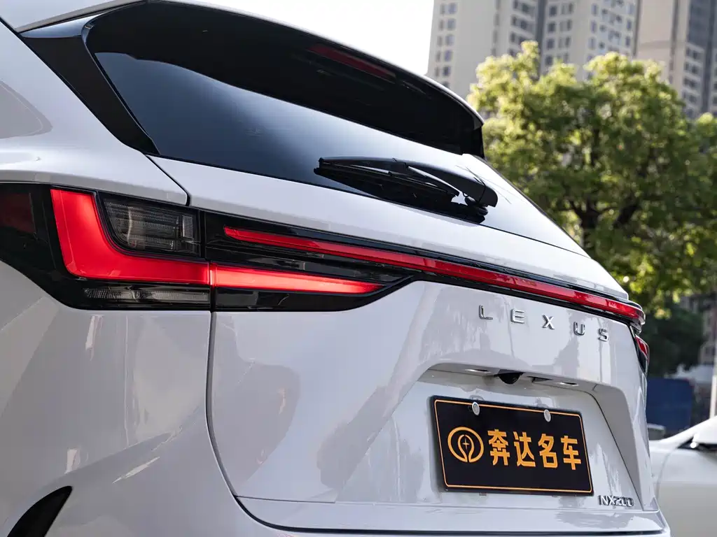 Lexus NX — миниатюра 7