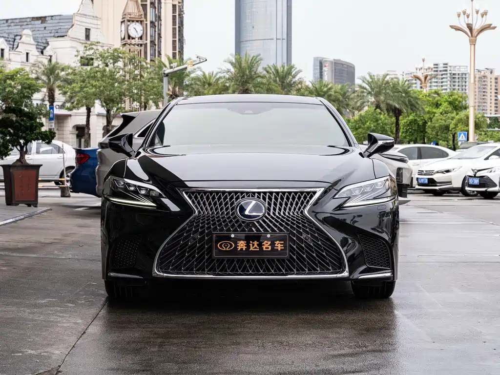 Lexus LS — миниатюра 2