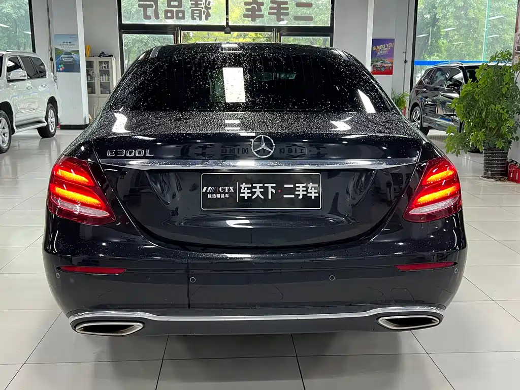 Mercedes-Benz E-Class — миниатюра 5